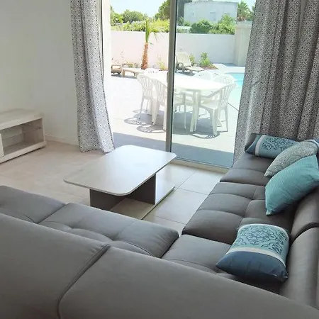 Le Grau-d'agde Sleeps 6 Pool Wifi